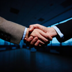 handshake-businessmen (1)